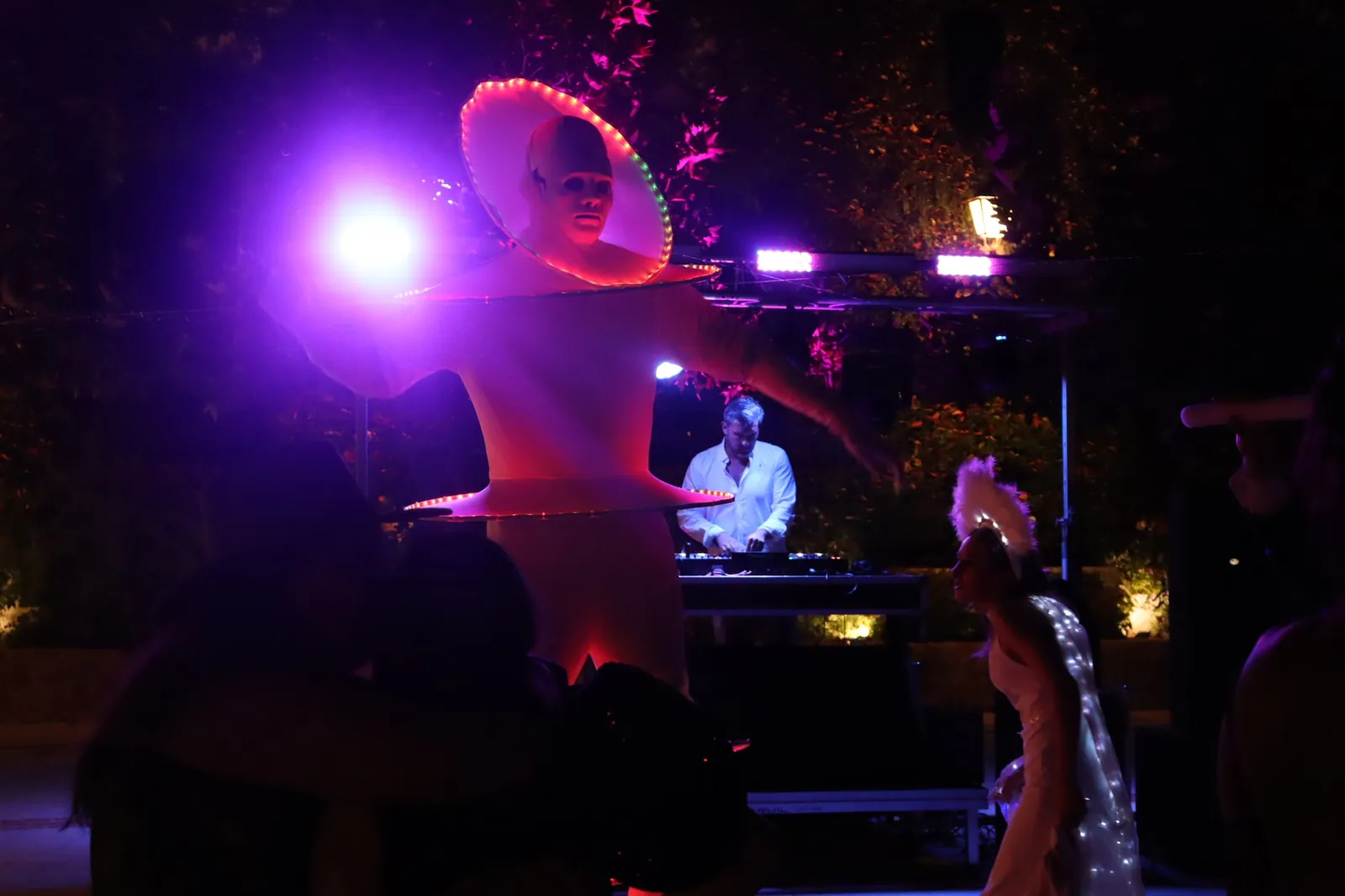 Eventos originales Sevilla hora loca con DJ - HoraTonta